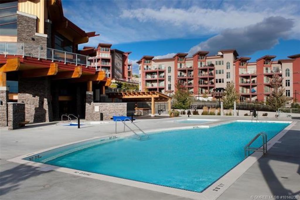 Pools, Hot Tubs, Sauna, Gym, Steam Room, Billiards and much more!