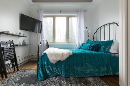 Renovated ♥ of Uptown Free W/D Walk Score 90