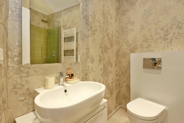 OPERA19 LUXURY APARTMENT – completely renovated gallery image 4