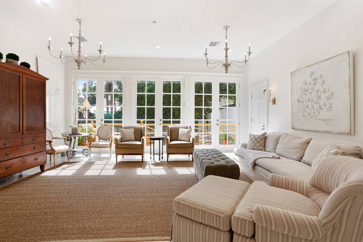 Uptown near Universities gallery image 4