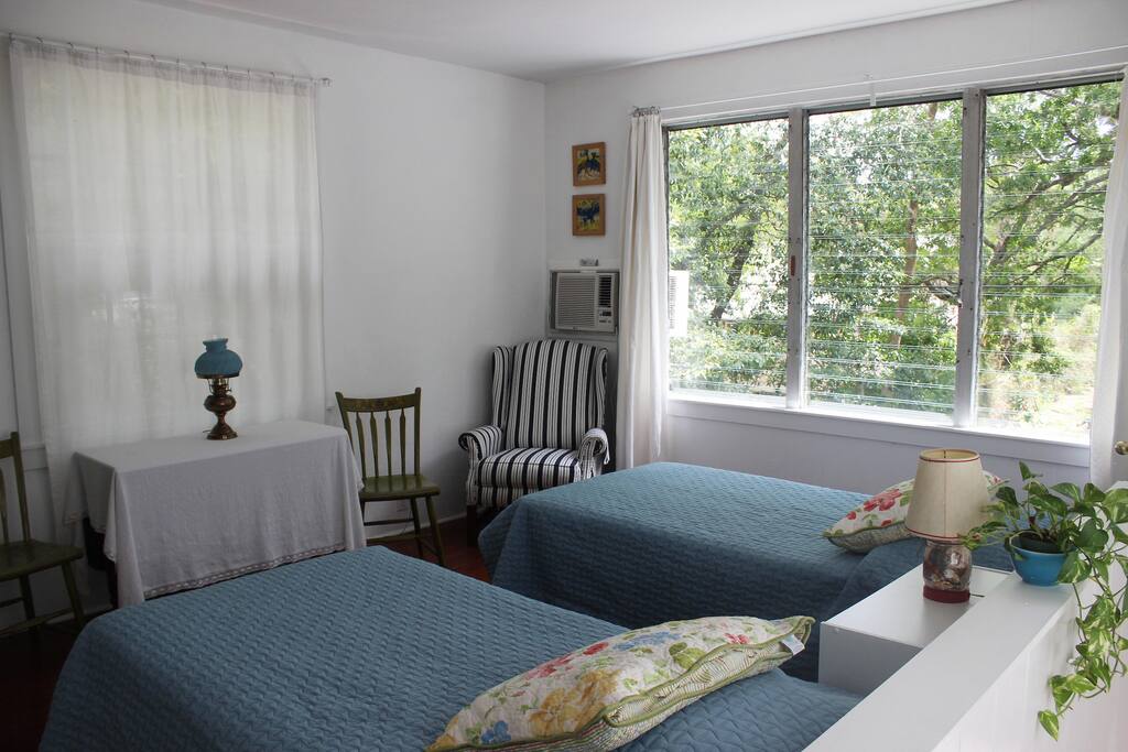 Double bed set-up.