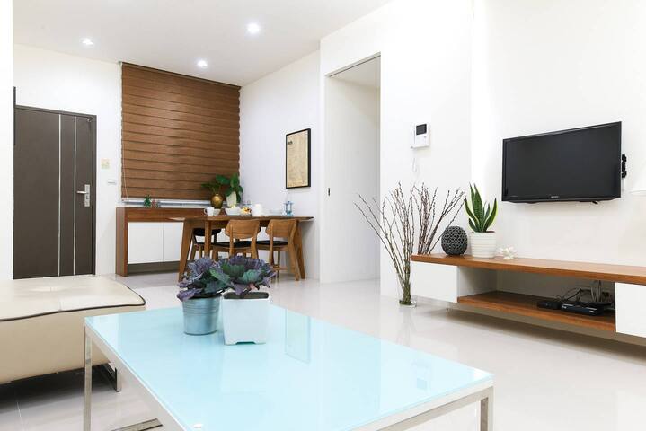 designed with ❤2BR2Bath@ 4 mins to City Hall MRT gallery image 3