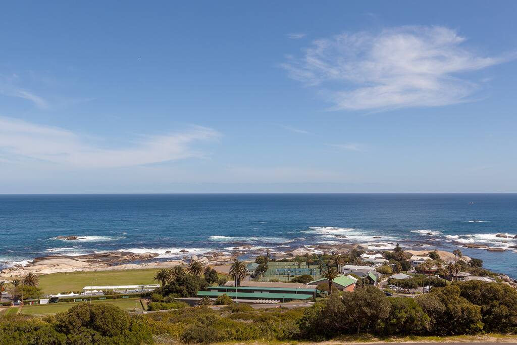 Spectacular views of the Atlantic ocean from upper bedrooms.