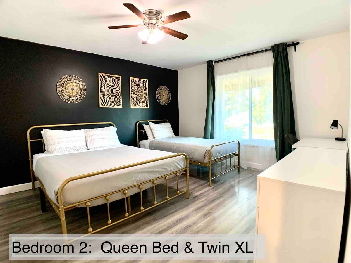 Dhoma e gjumit nr. 2: Krevat dopio "Queen", krevat dopio "XL", tavolinë pune, komodinë me 6 sirtarë 