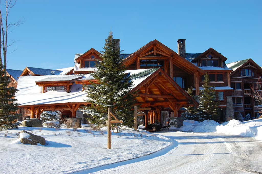 A perfect Winter destination. The Olympic Village is minutes away & Whiteface Mountain is close by.