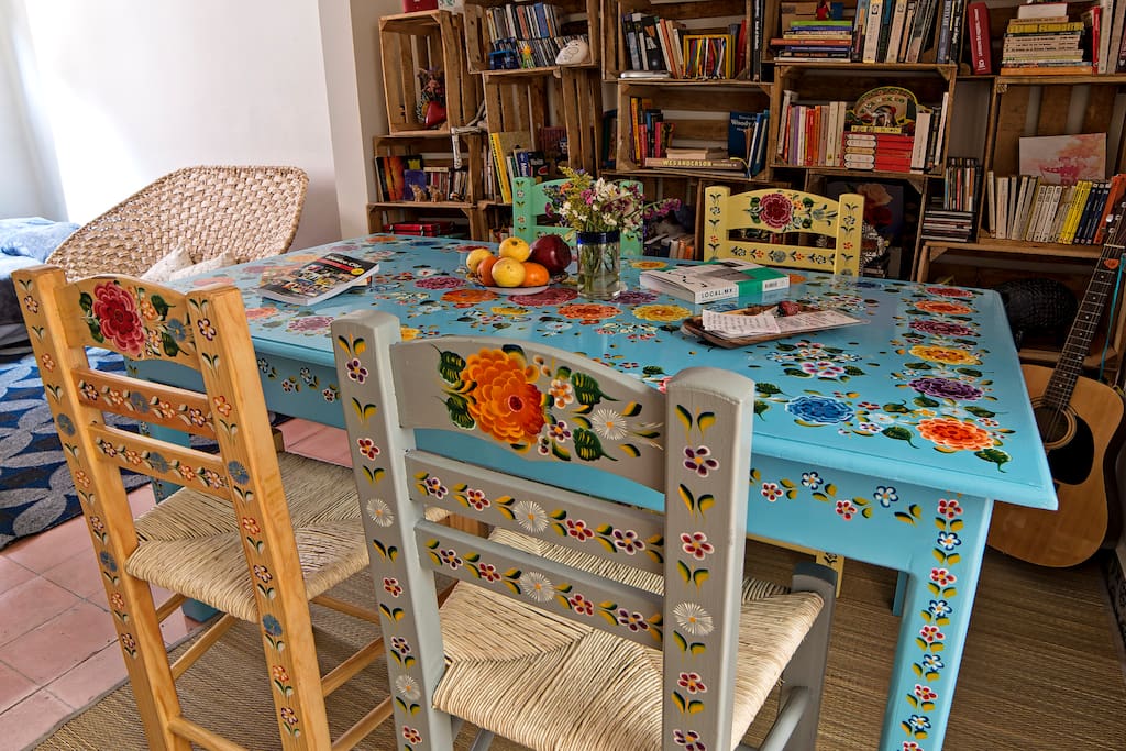 Dining room with new table and chairs