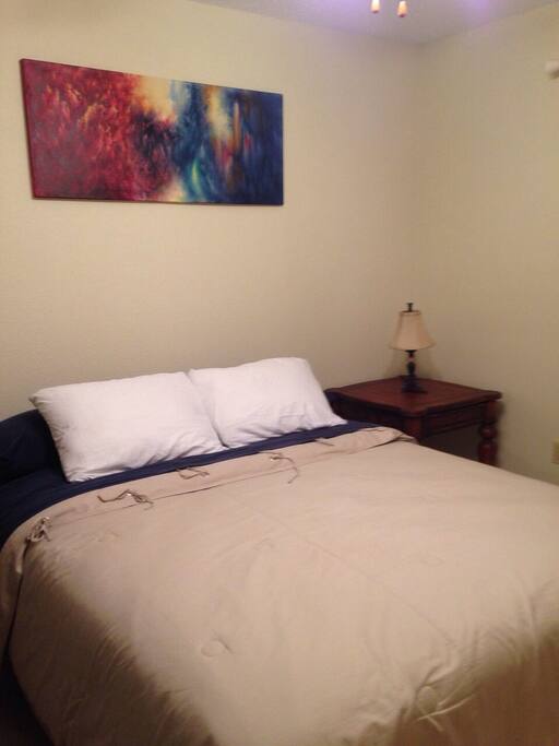 2nd Room, Queen bed