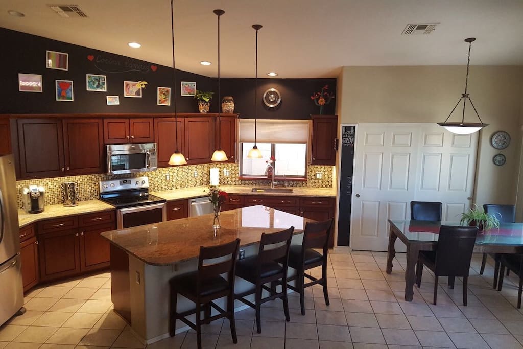 Beautiful kitchen. With reverse osmosis water filter!