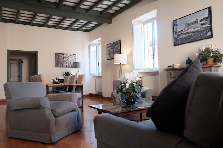 Colonna House (Piazza Navona) gallery image 3