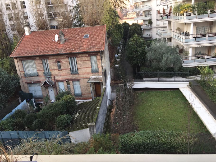 La vue du balcon, agréable pour se poser sur le balcon sans être collé au voisin !