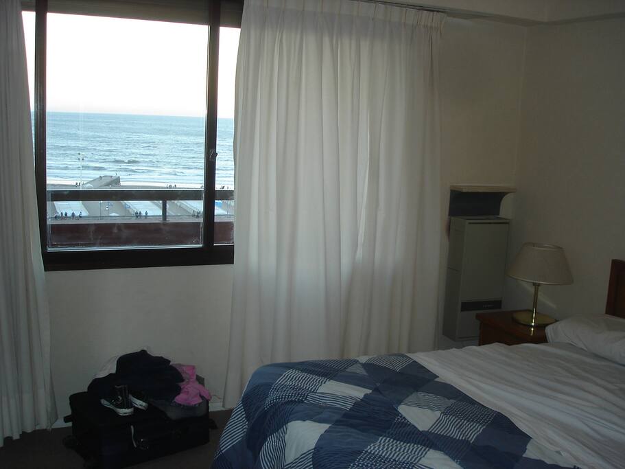 Dormitorio con Vista Al Mar