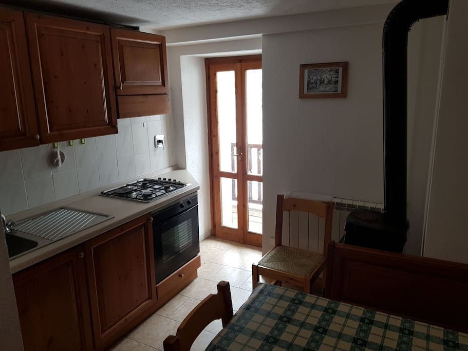 cucina e zona pranzo