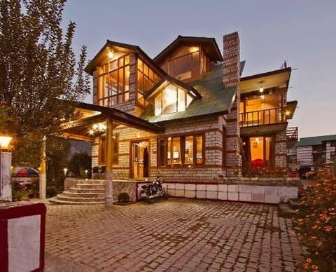 Fernweh Cottage by Merakii—5BHK