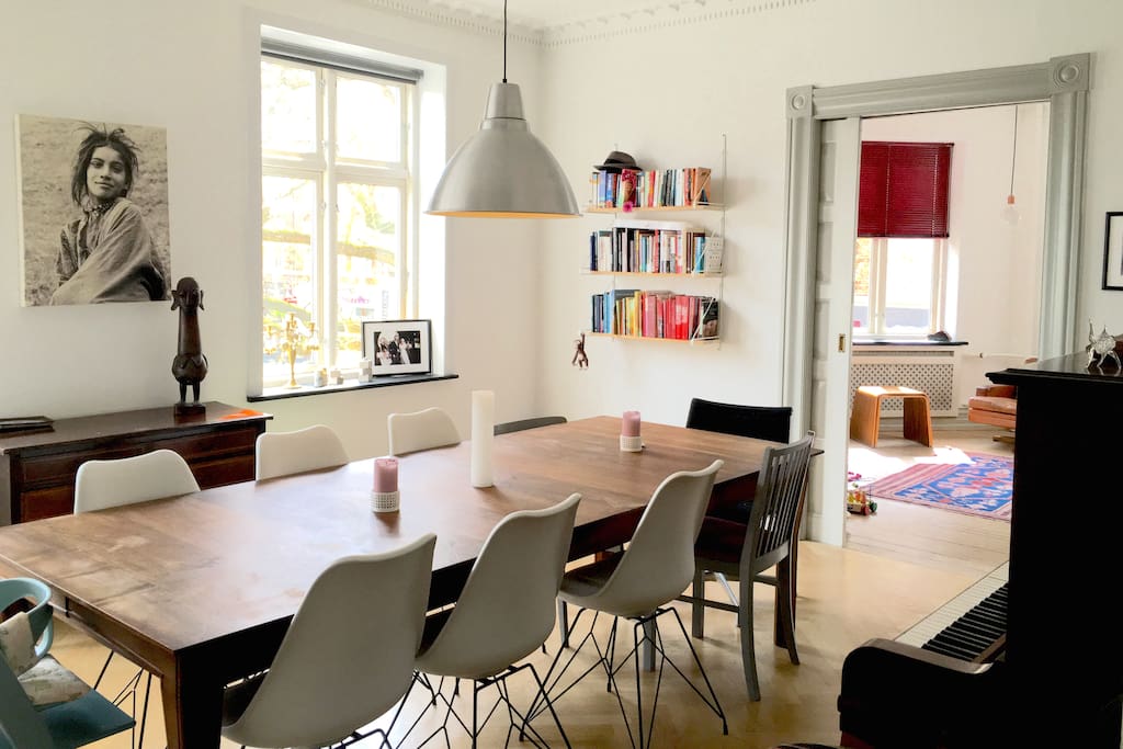 Our dining room table can expand to seat 20 people!