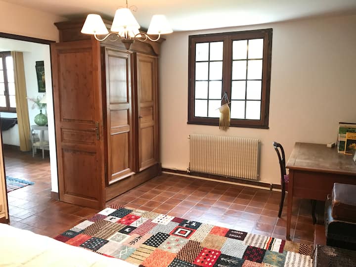 Bedroom double bed 160 downstairs 