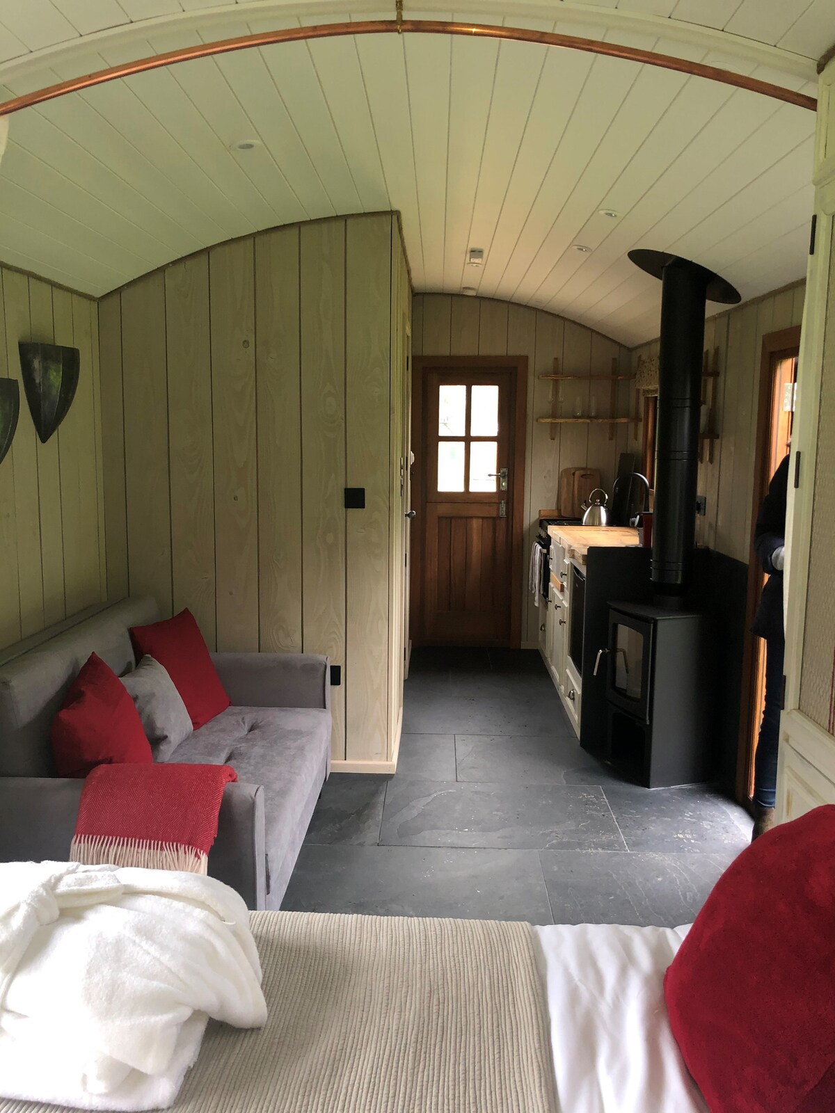 厨房和卫生间区域