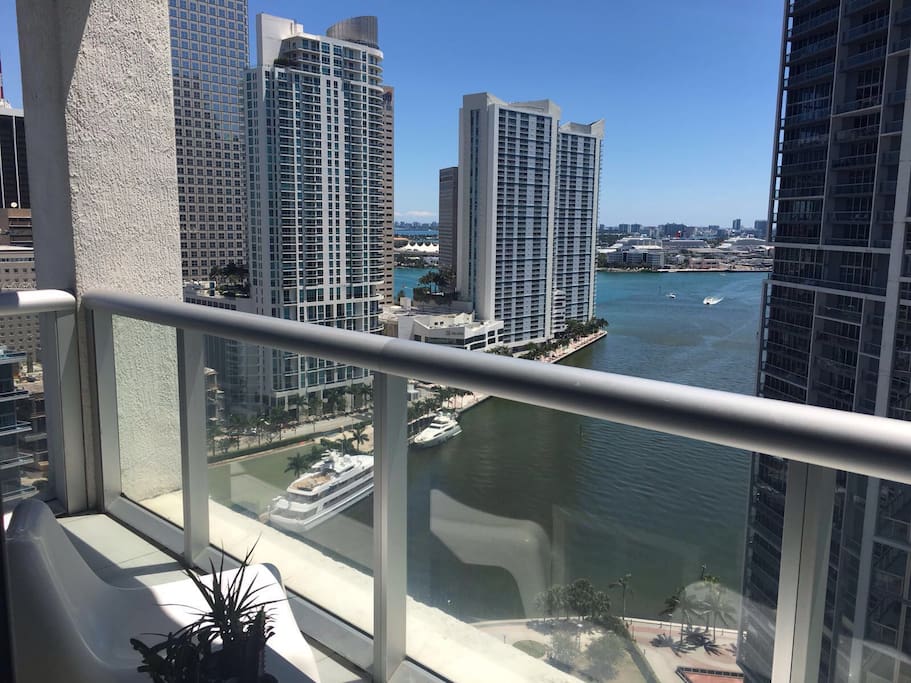 Luxury Unique Bayview