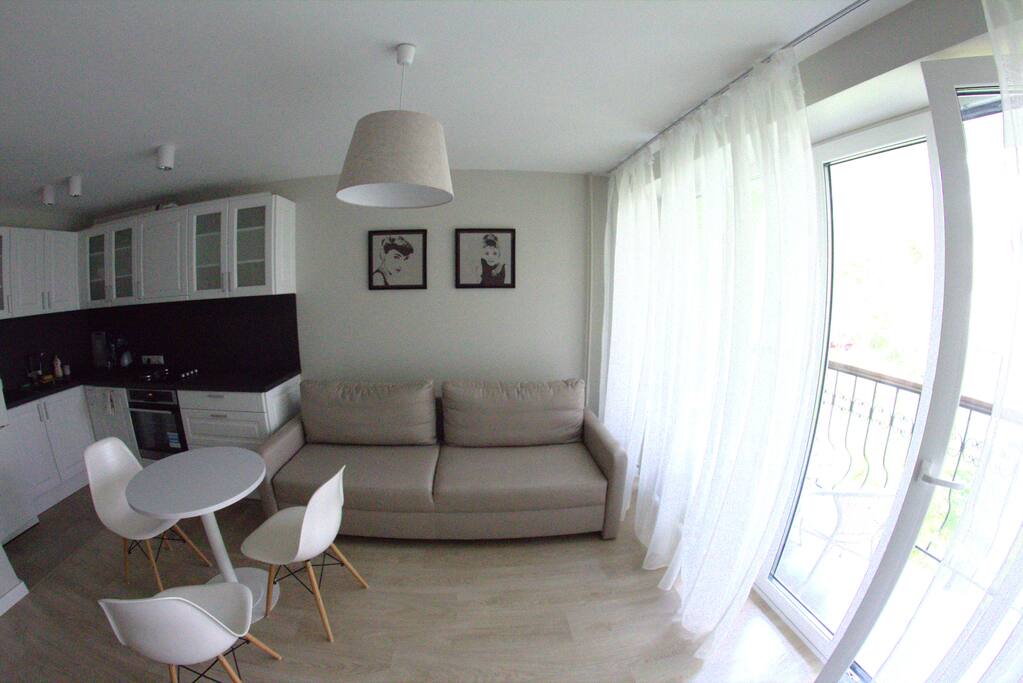 Spacious living room