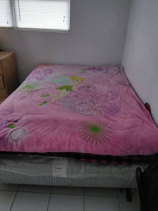 Queen size bed couples