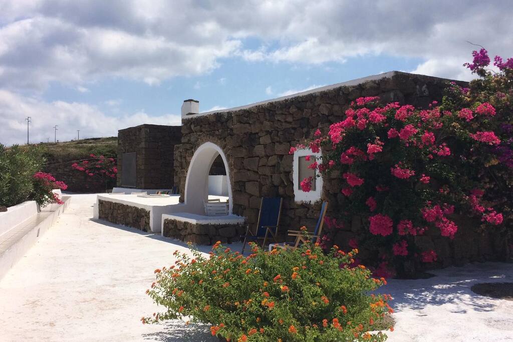 Particolare della terrazza esterna