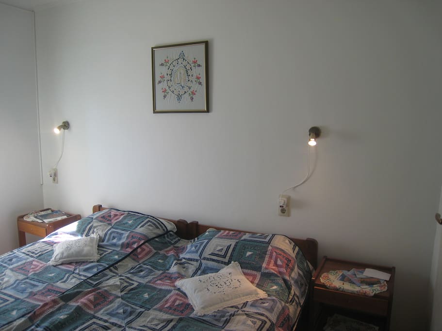 bedroom with double bed