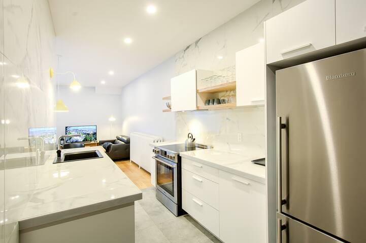 SP109 – Lofts St-Pierre – Par Les Lofts Vieux-QC gallery image 4