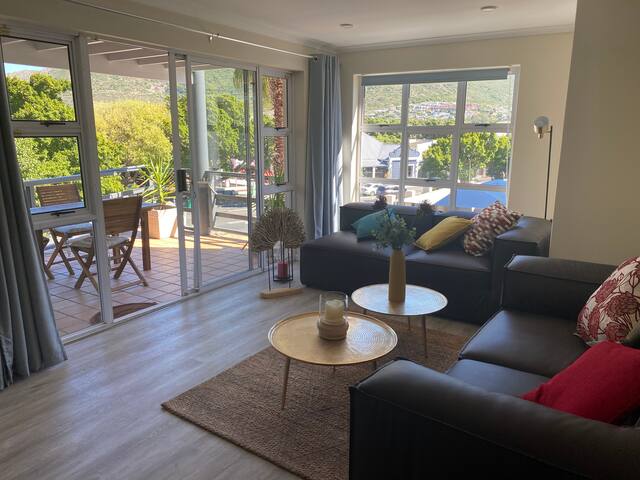 Top ausgestattetes 120 qm Beach Apartment & Pool gallery image 2