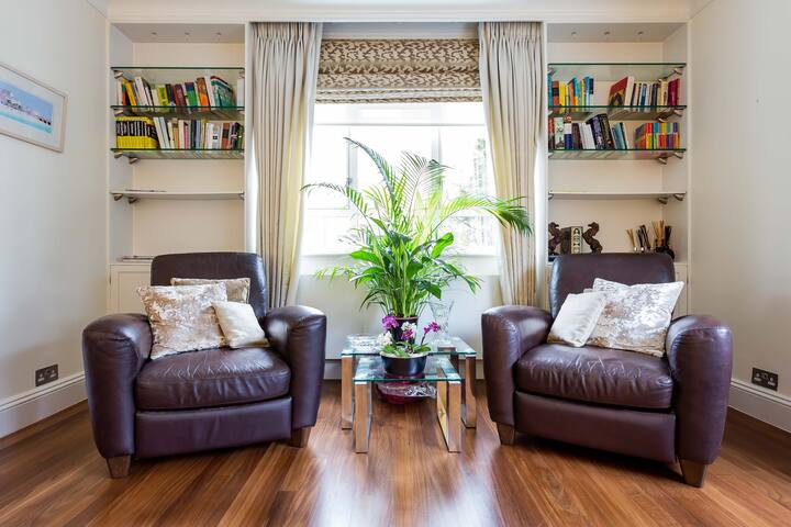 Hyde Park Luxury: 5-Star Retreat, Town House gallery image 2