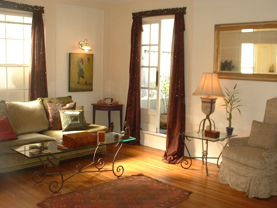 Large - Sitting room with French doors to roof garden