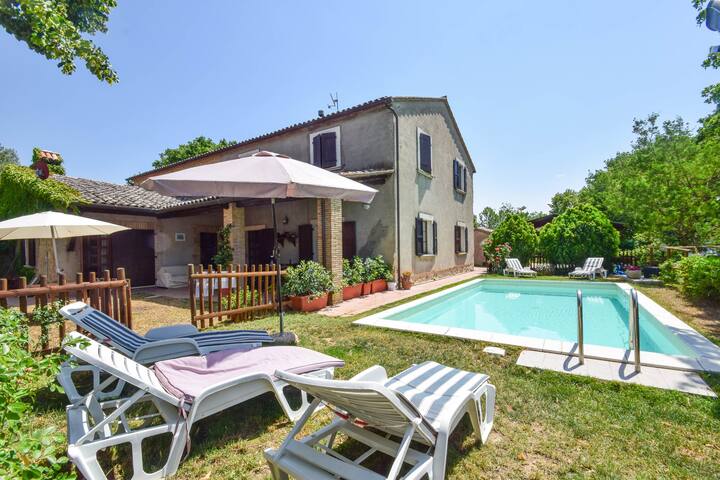 Casa Allerona, house with private pool. Quiet area