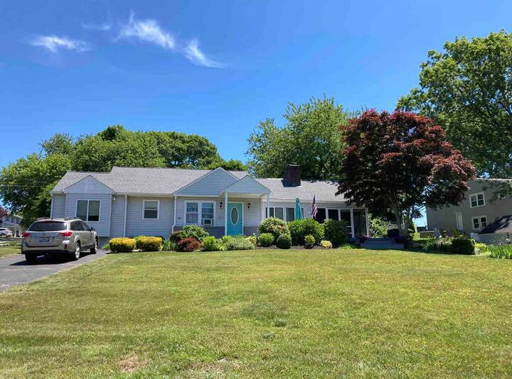 Shores, Narragansett Walk To Beach Houses for Rent in