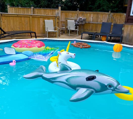 OPEN POOL & Hot Tub! Very Spacious!