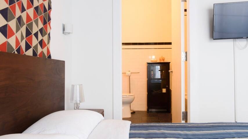 Light in Soho gallery image 5