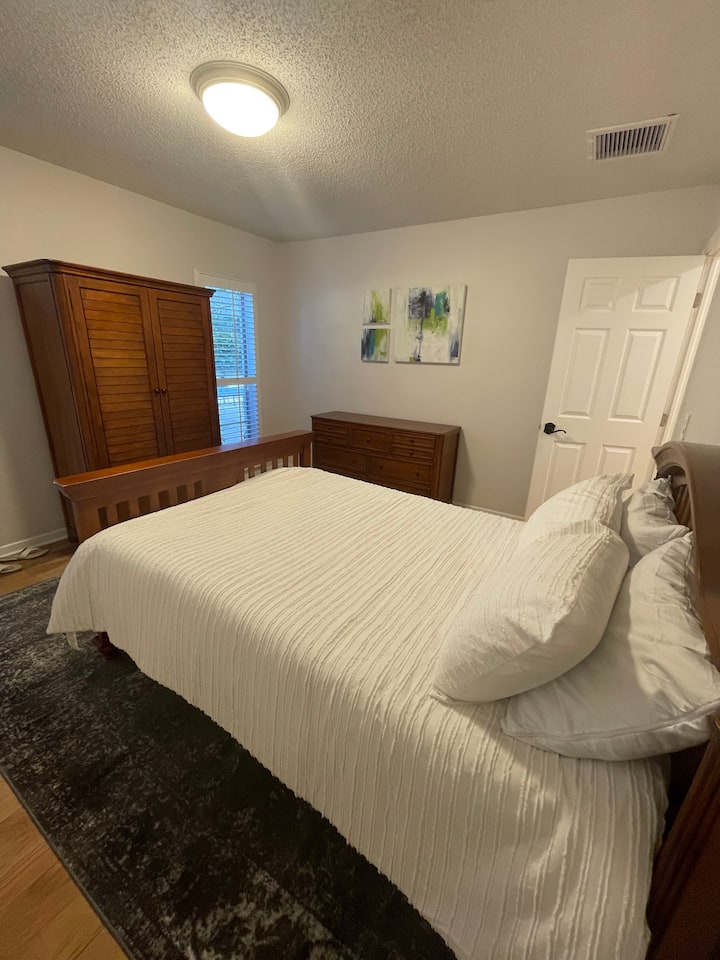 Chumba cha kulala cha 3 na kitanda kamili