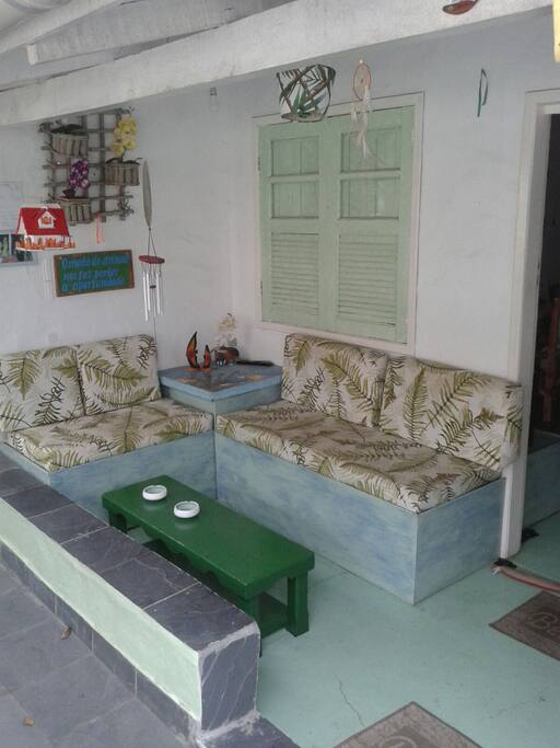 casa com varanda na frente