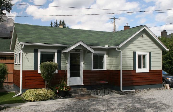 Banff Beaver Cabins - Fox Cabin