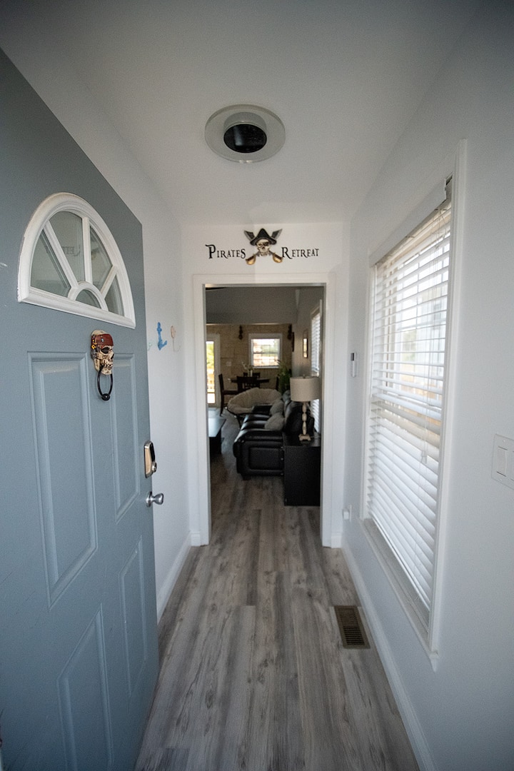 Pirates Retreat – Entire Home & Outdoor Oasis - Carolina Beach