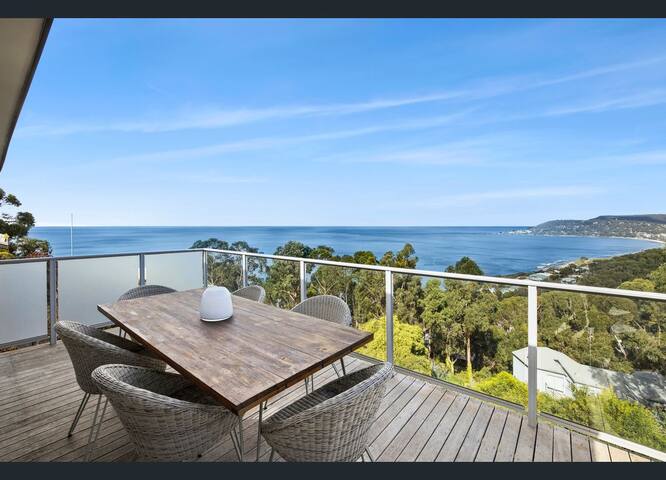 Vue de Vague -TESLA EVC- Luxury on top of Lorne! gallery image 5