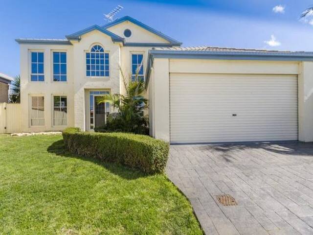 Arlington Beach Home gallery image 2