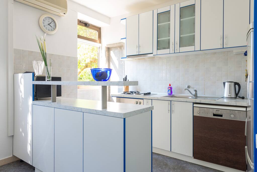 Bar and kitchen