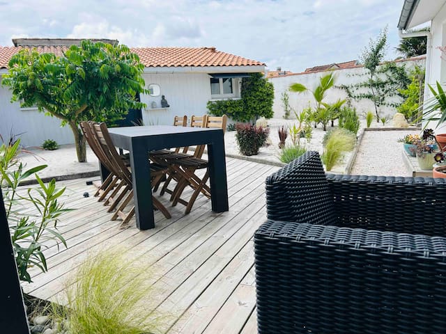 Successful Airbnb property: Villa 3 chambres, Le Verdon centre in Le Verdon Sur Mer