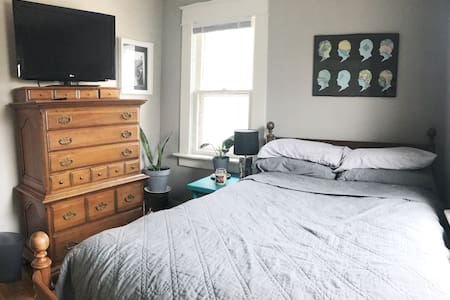 Clintonville Charmer Room #2