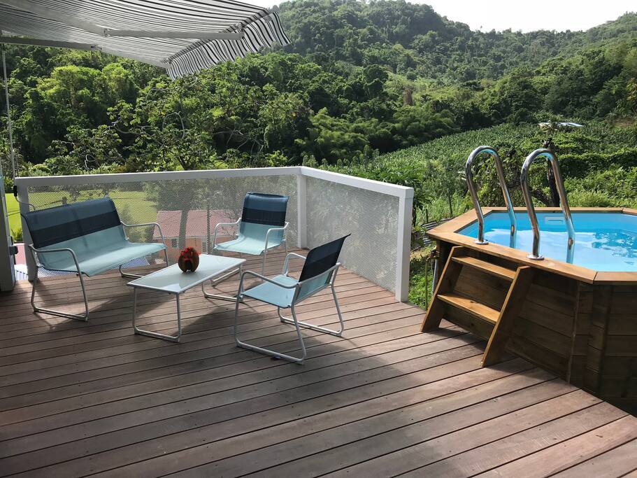 Terrasse et piscine privée