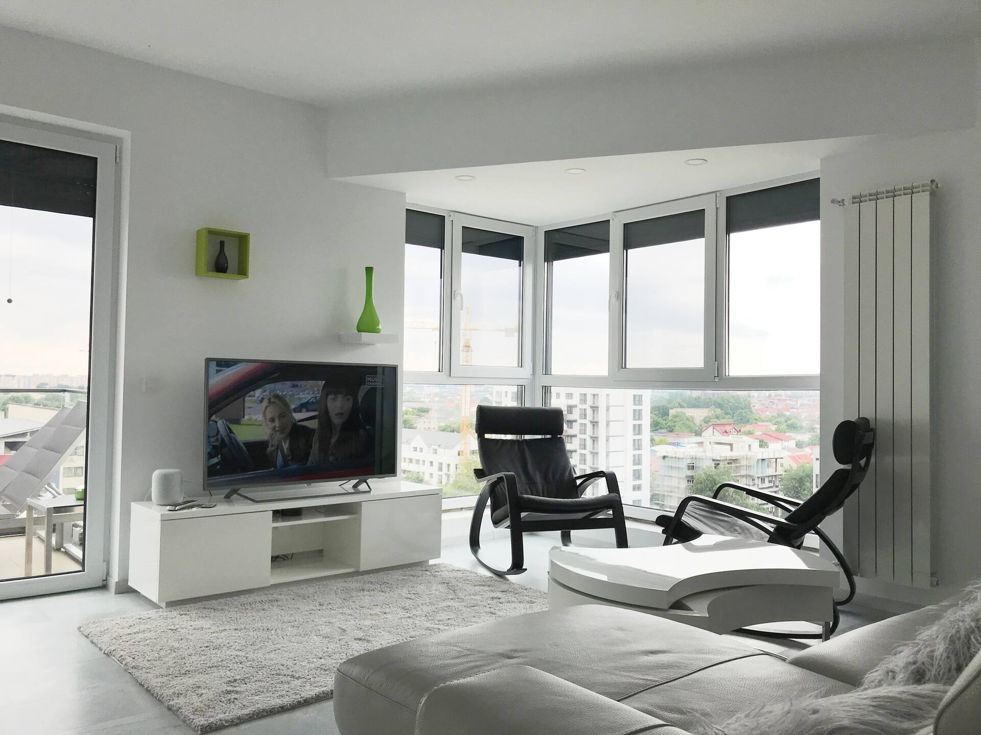 Luxury Westpark 2 Residence with Lake View