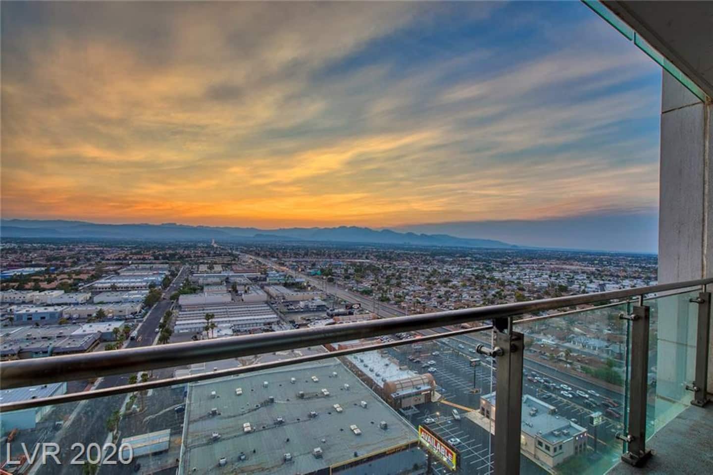 Palm Place Suite