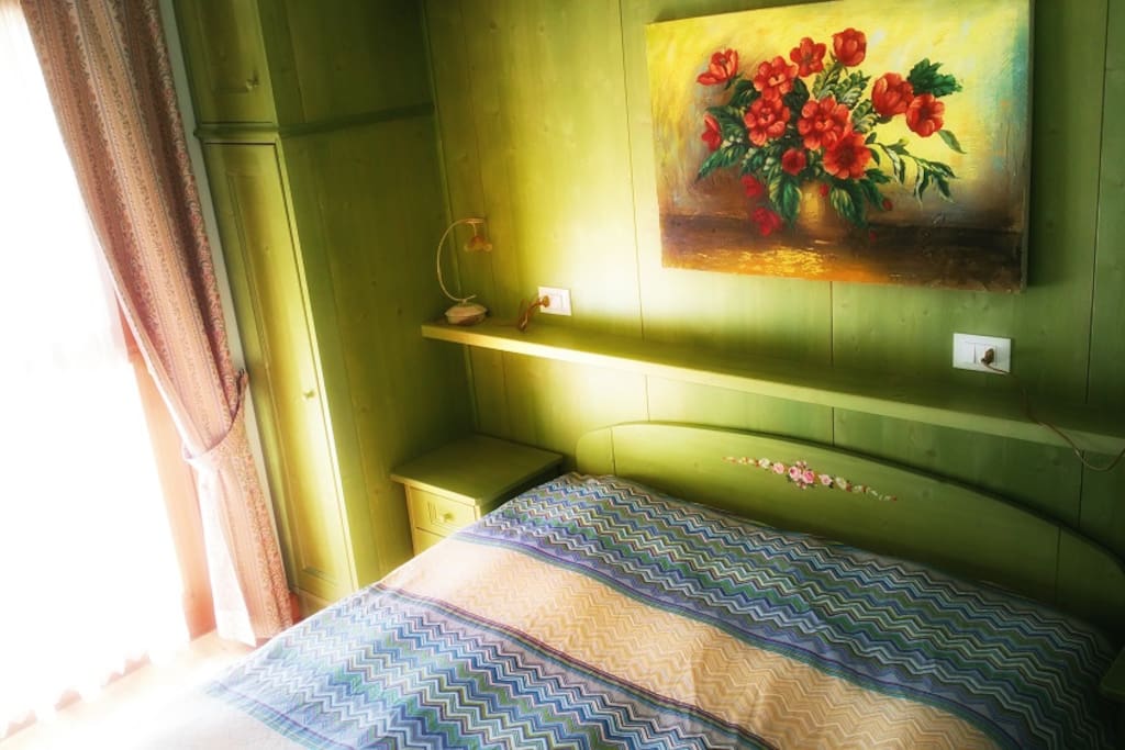 Camera da letto (1 matrimoniale + 2 singoli)