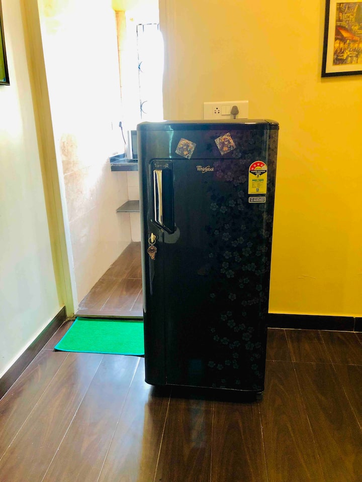 Ballygunge Two Bedroom 1000sqft Apartment Main Rd. - Kolkata (Calcutta)