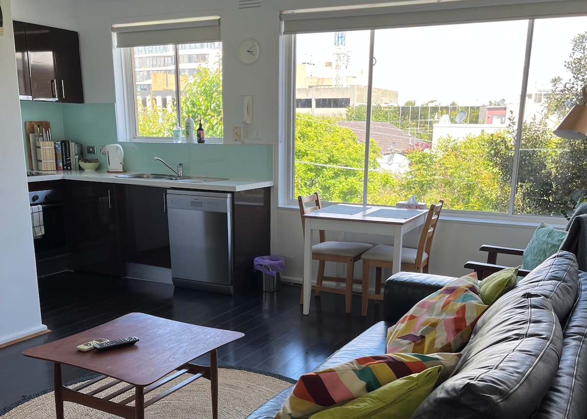 Picture of Little Chef: apartment near South Melbourne market - Airbnb