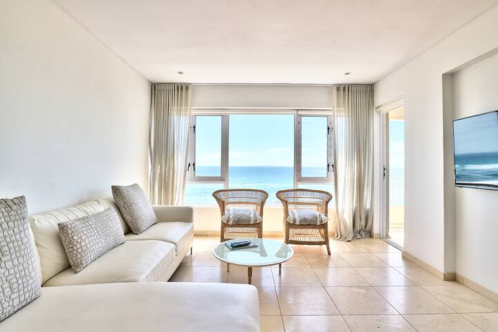 Mouille Point Beach Front. Best location. gallery image 2