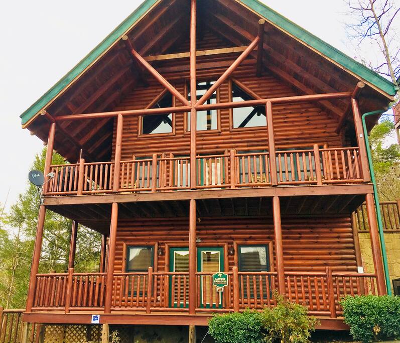 Almost Paradise-Cabin